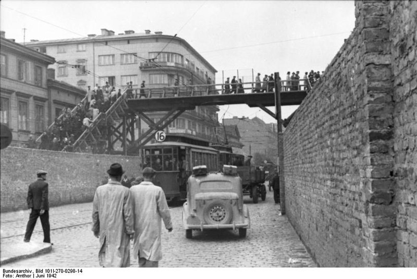 Warsaw ghetto foobridge