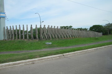 statue malvinas Argentina