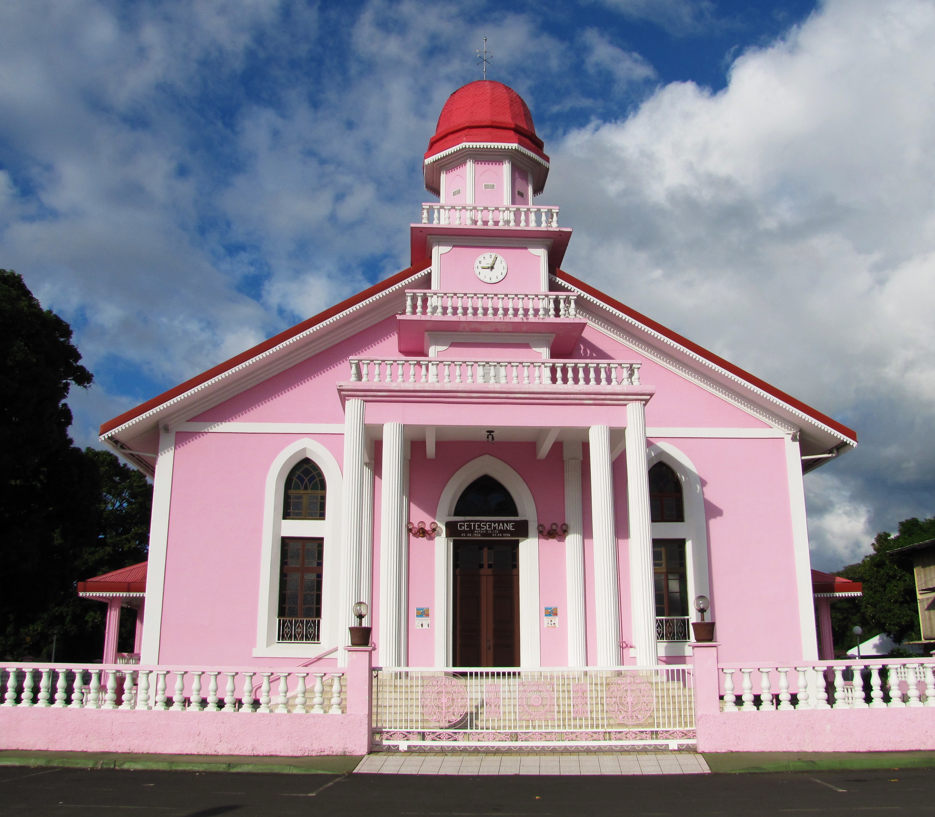 Pink Church Tahiti