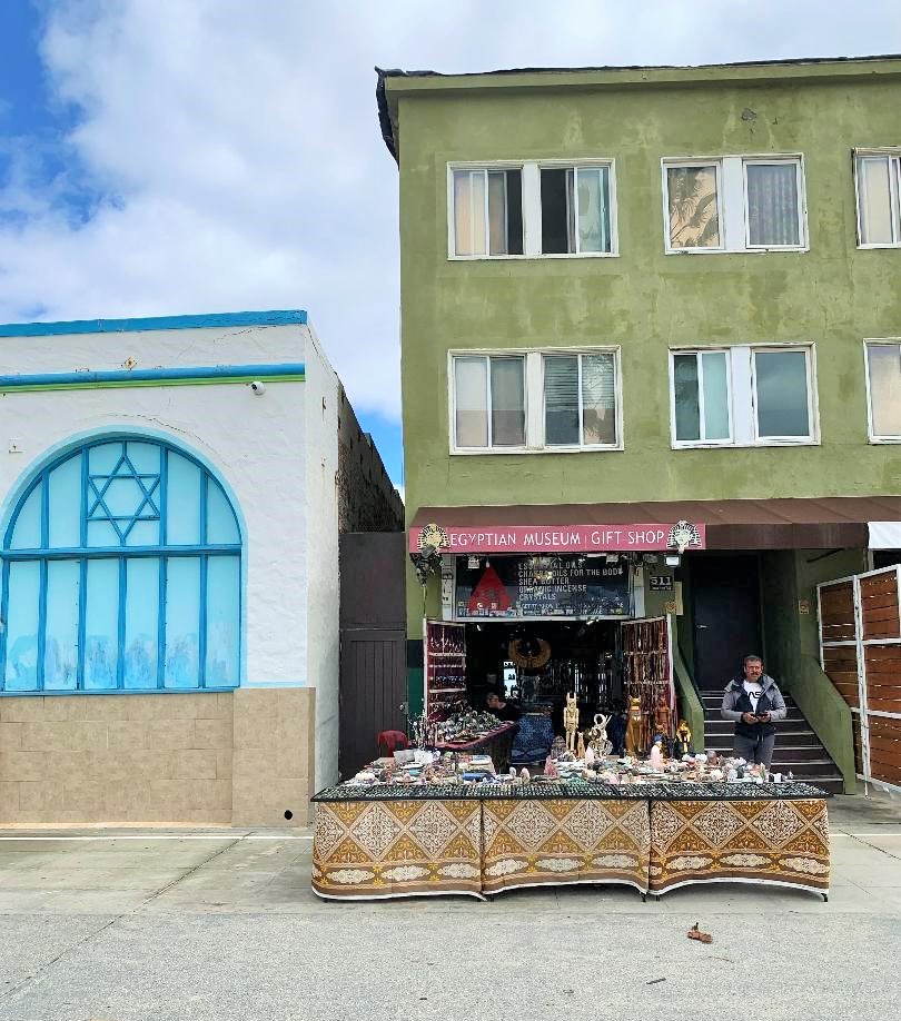 Shul and Egyptian shop side by side on Venice Beach