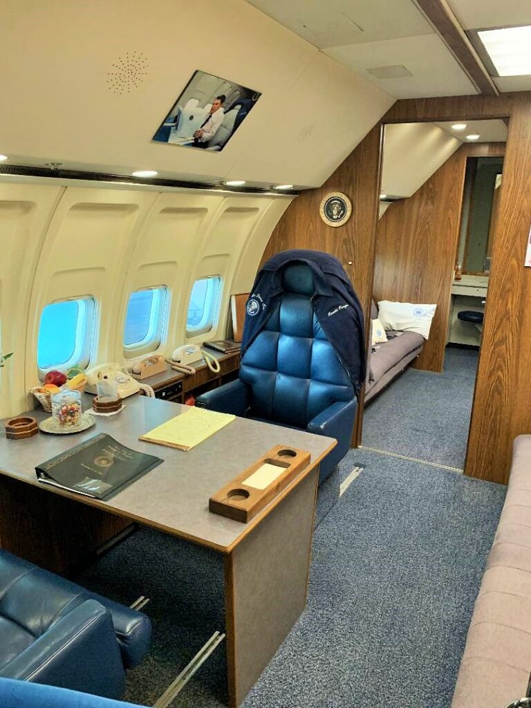 Inside Air Force One Reagan