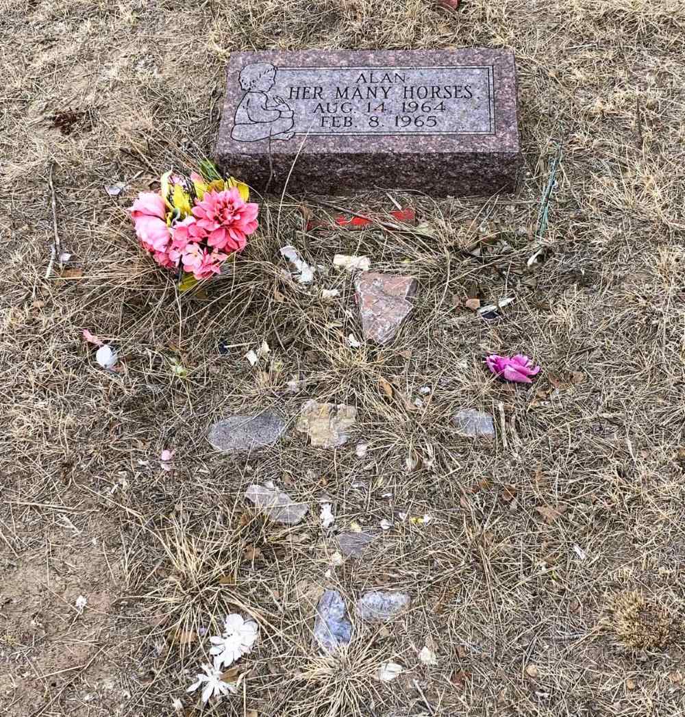 Her Many Horses Baby grave